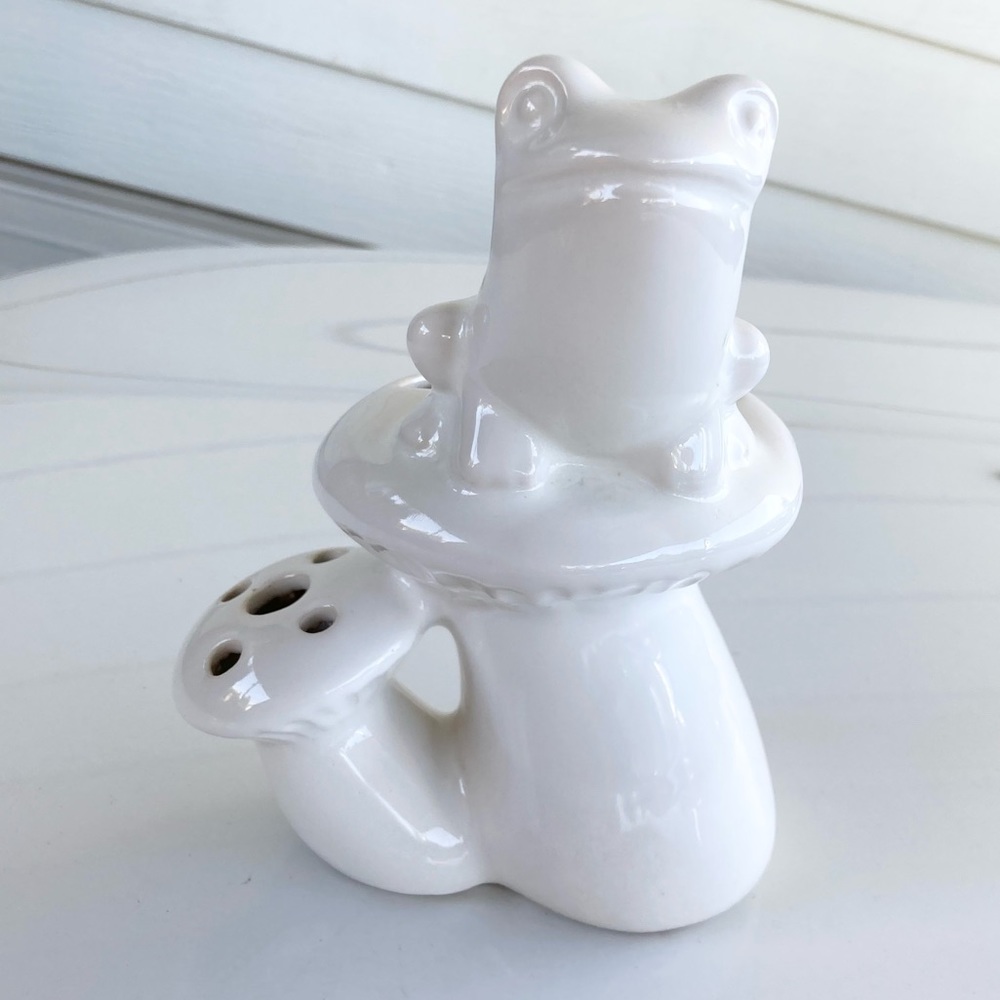 Howard Pierce Pottery Frog on Mushroom Flower Vase in White - Very Rare - HTF